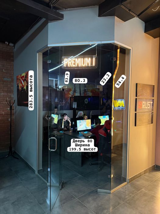 Стеклянная перегородка - дверь б/у