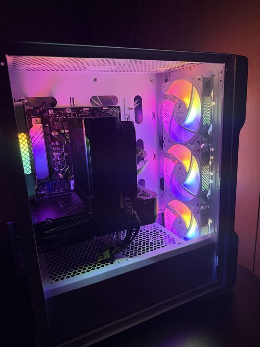 Геймърски компютър i5-12400F / RTX 4070 / 16GB RAM / 512GB SSD