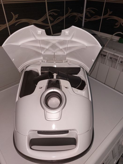 Прахосмукачка Miele S8340 EcoLine