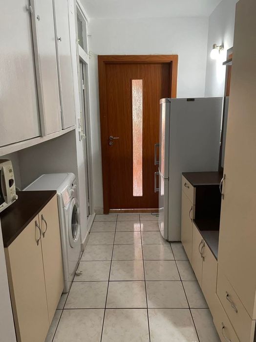 Inchiriez apartament cu o camera in zona Girocului