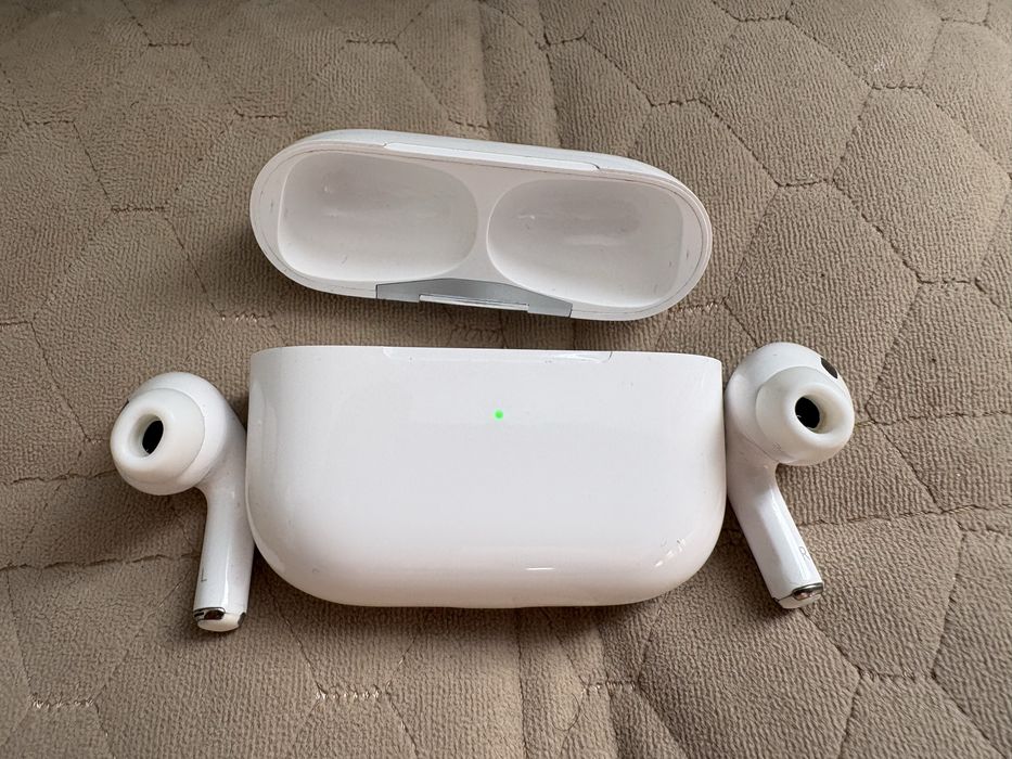 Airpods pro оригинал с чехлом