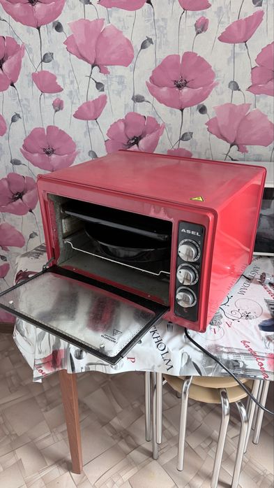 Духовой шкаф в рабочем состоянии