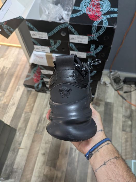 versace chain reaction negri