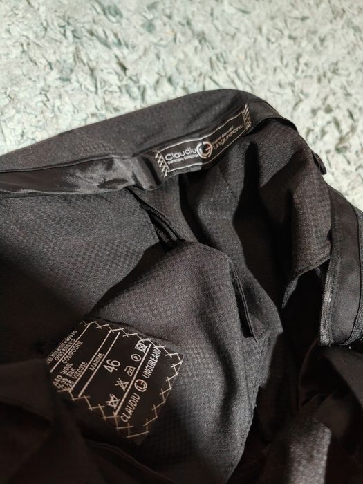 Costum masculin folosit o singură dată