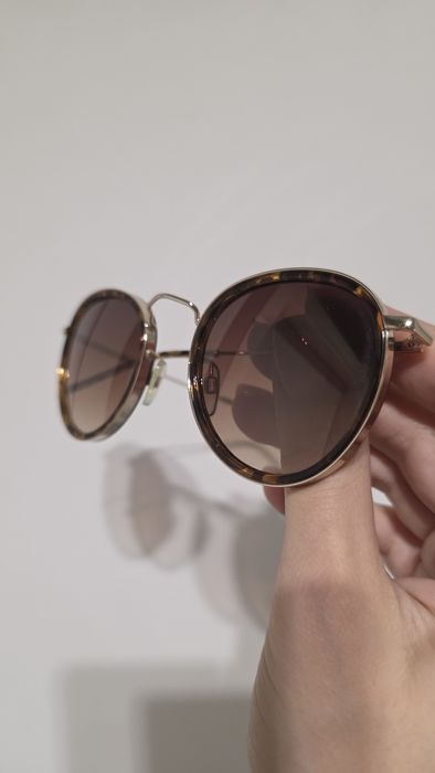 Дамски слънчеви очила с калъф