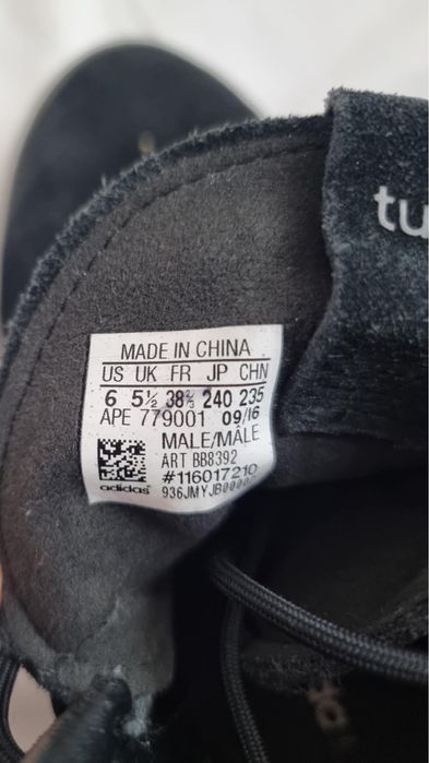 Ghete piele intoarsa naturala Adidas Tubular Strap, marimea 38 si 2/3