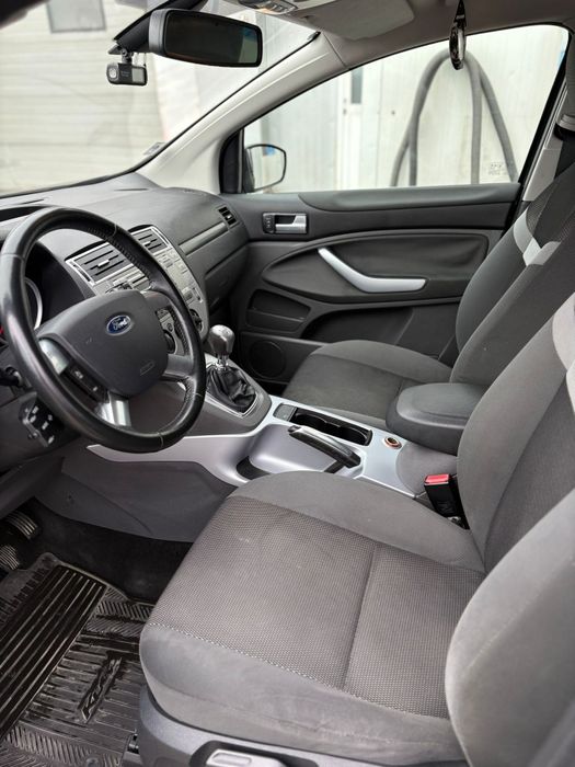 Vând Ford Kuga 2012