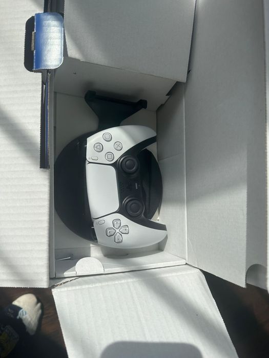 Продам Play Station 5