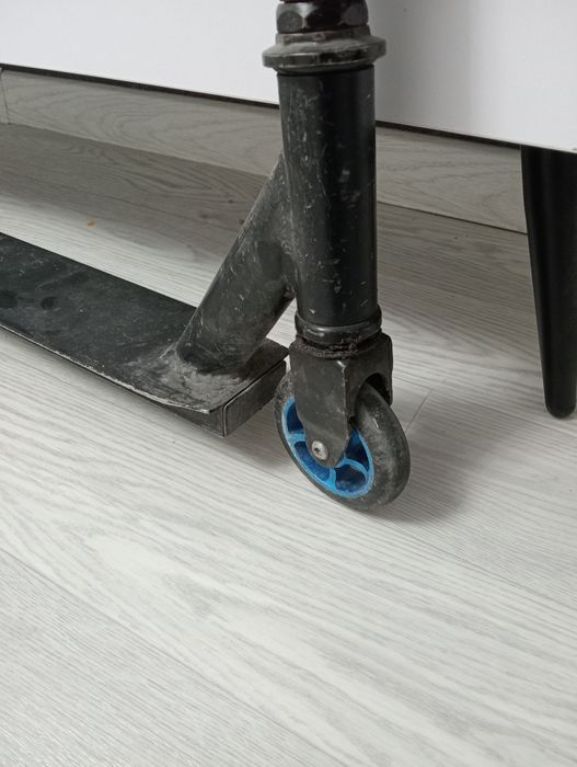 Самокат железный,трюковый