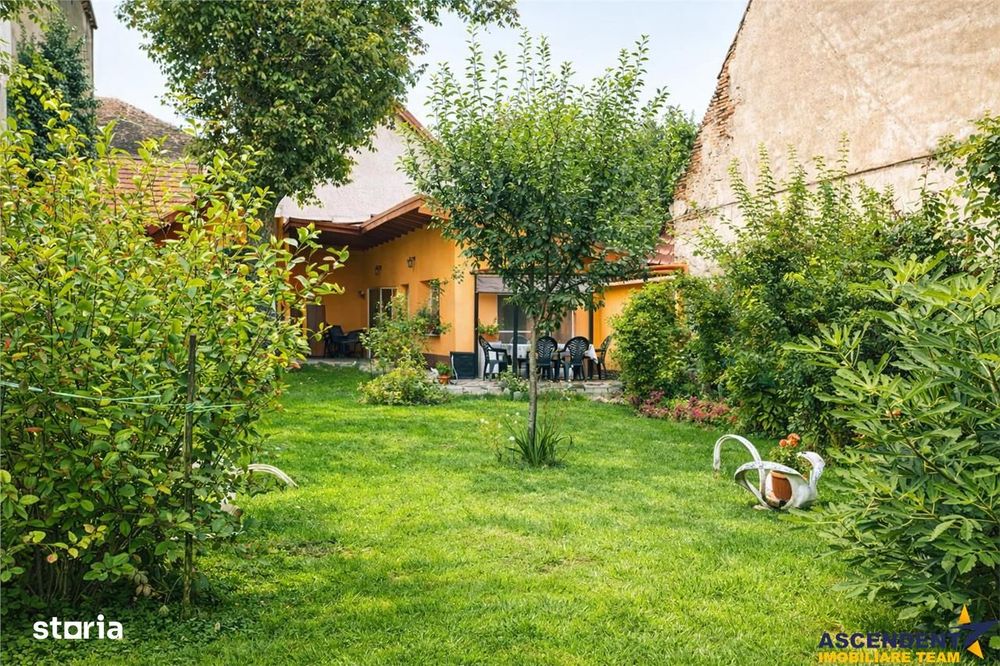 Casa pretabila: rezidential comercial servicii  Central, Fagaras