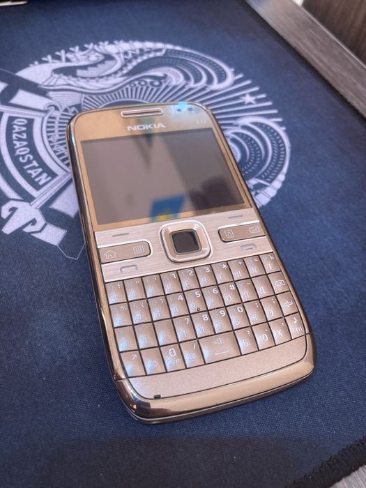 Продам Nokia e72