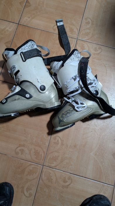 Clăpari Atomic 25.0/25.5