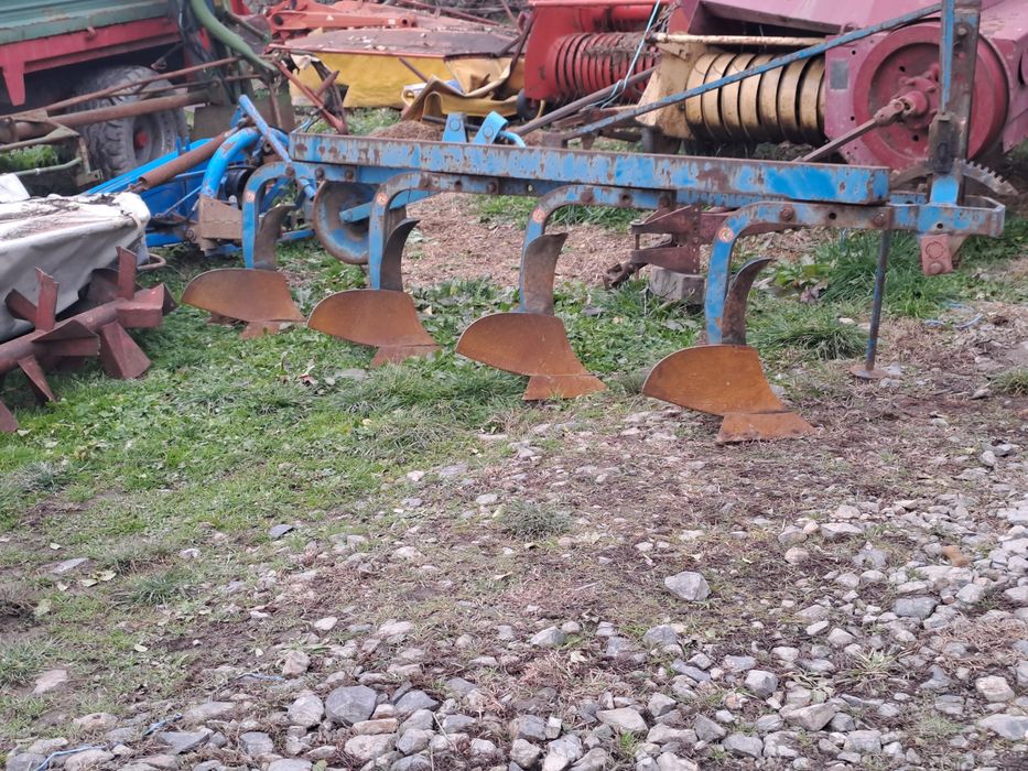 Rabewerk cu 4 brazde Krone 4 brazde.