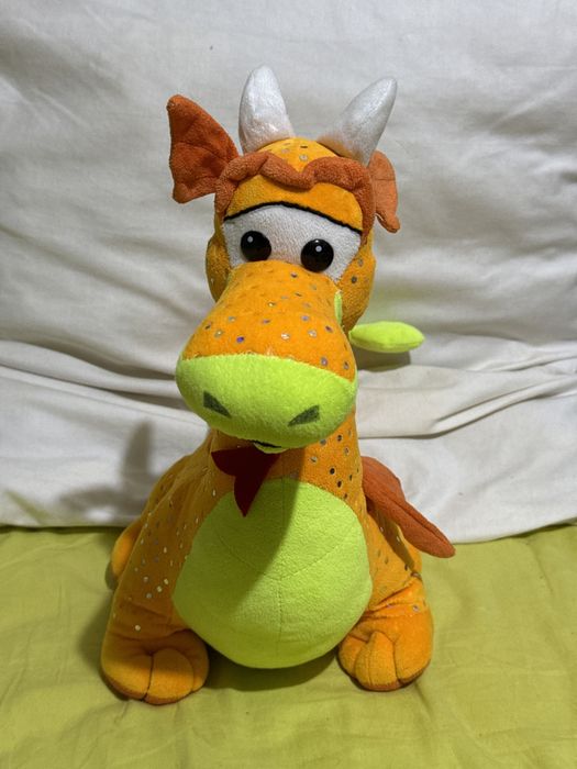 Оранжев дракон със сребрист брокат