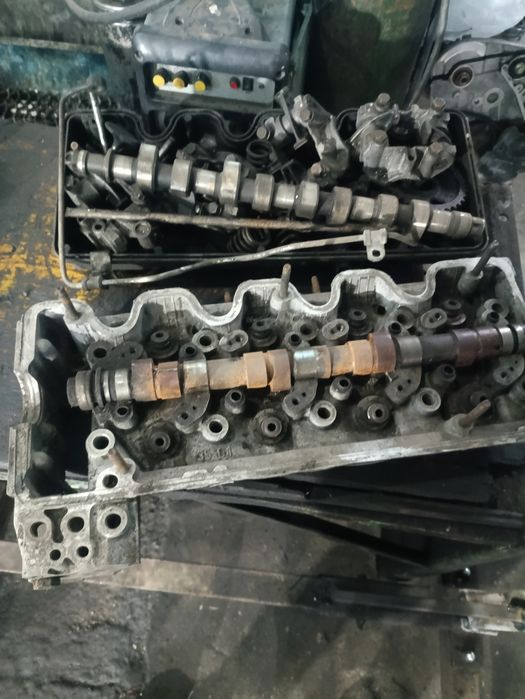 Головка на Мерседес 102 двигатель