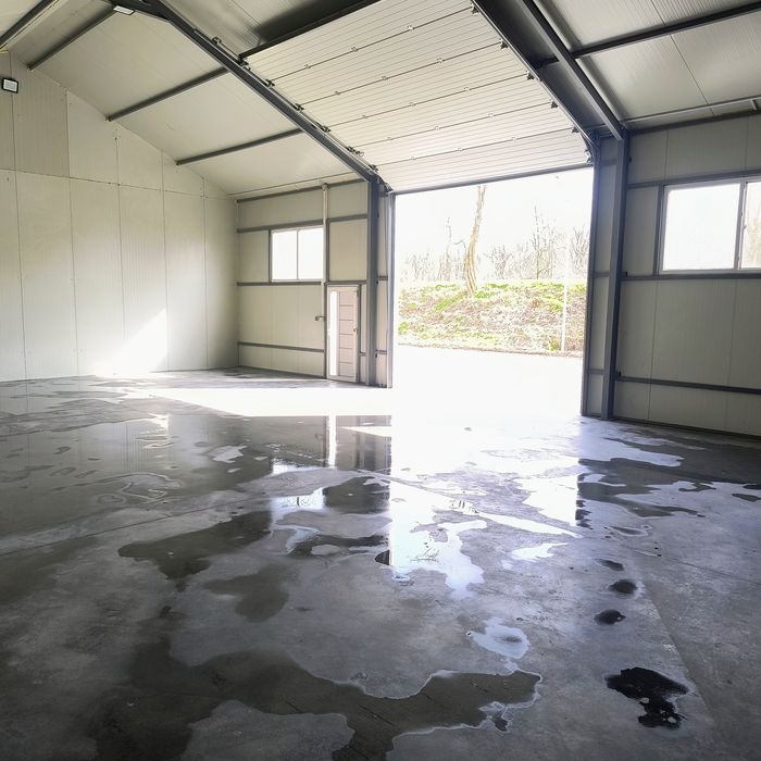 Închiriez hală  150mp la intrare în comuna Breasta