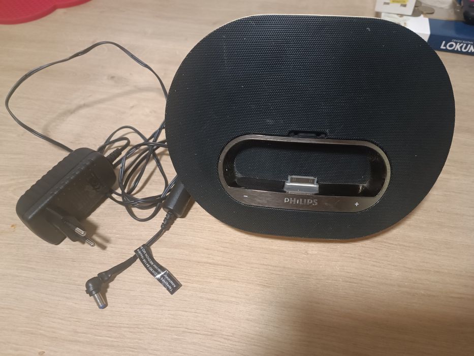 Boxă Philips DS3100/12 + iPod 8GB – Sunet puternic, design premium