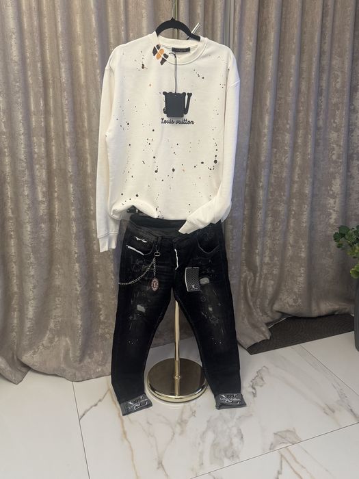 Blugi negri LV si bluza alb  LV de calitate  masuri :s.m.l.xl