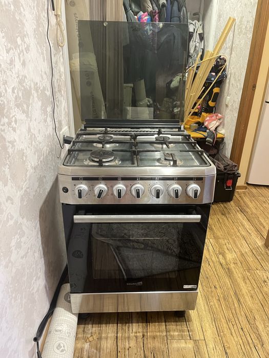 Продам газовую плиту