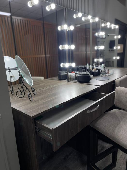 Столы для бьюти индустрии