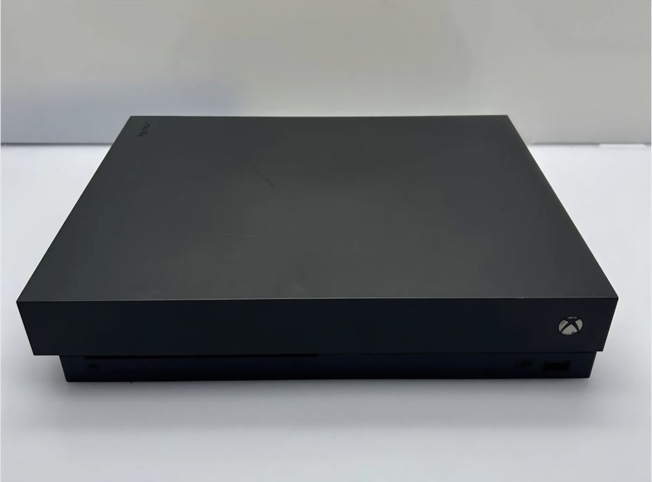 Xbox One X 1tb Чёрный