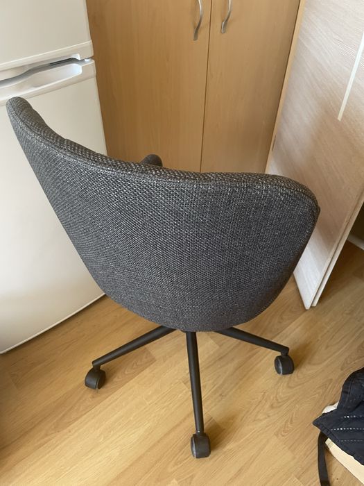 Стол с колелца от Jysk