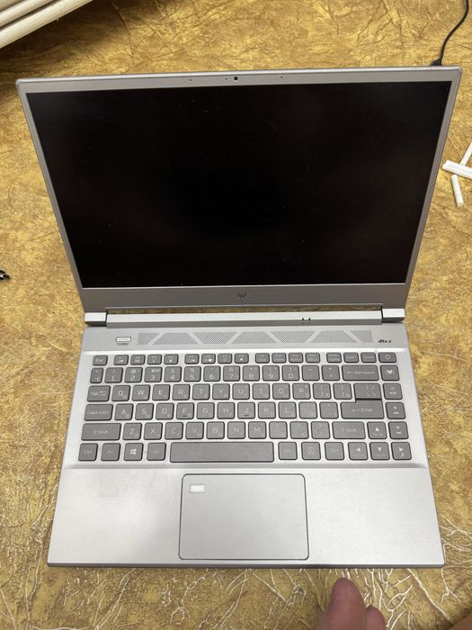 Продам acer triton не вкл