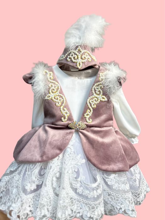 Комплект, (камзол, платье, туфли и диадема) на тусау кесу