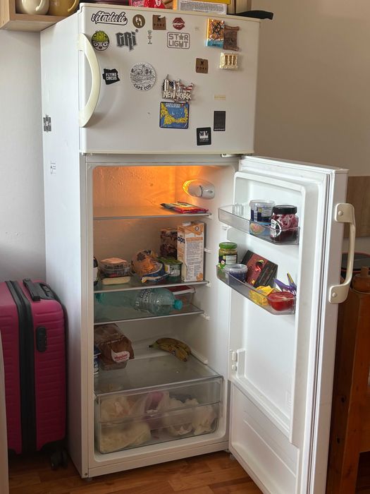 Se vinde frigider