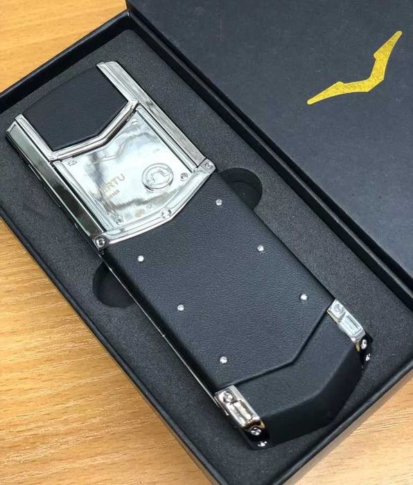 Vertu Signature луксозен телефон