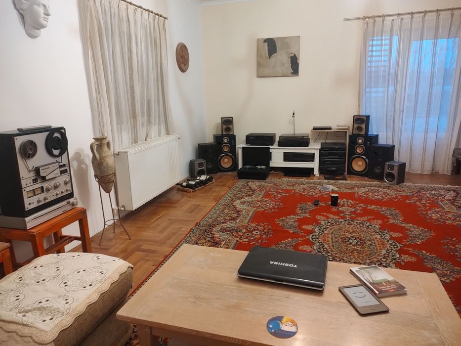 Vind   casa 200mp și 800 mp teren  ,anexe 100mp        fara agentii