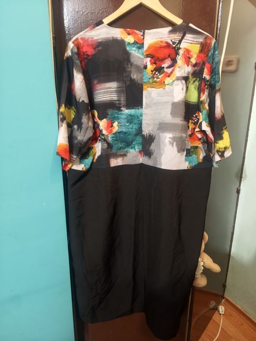 Rochie dama xxl purtata la o ocazie