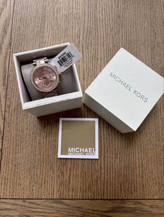 Нов и наличен Часовник Michael Kors MK 5896 с гаранция