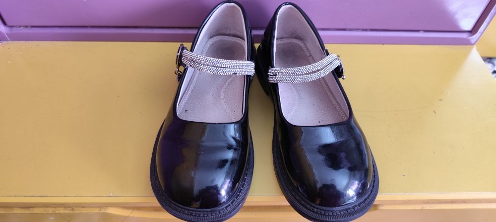 Детски официални обувки за момиче