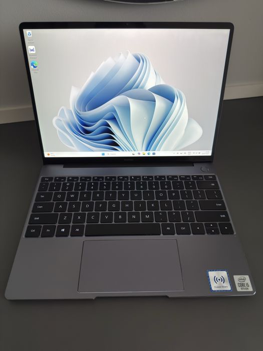 Laptop Huawei MateBook 13 – Intel Core i5, 8 GB RAM