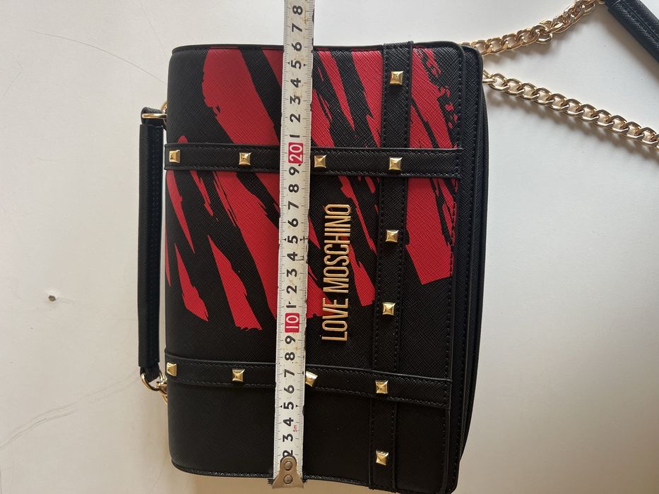 Нова чанта Love Moschino
