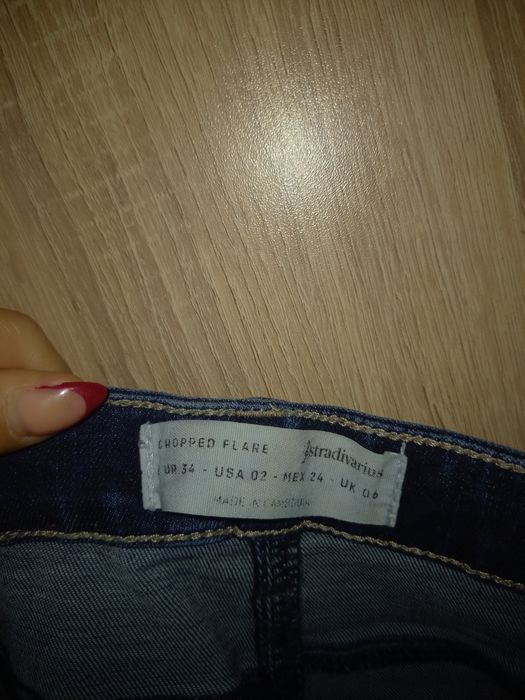 Разкроени дънки Stradivarius