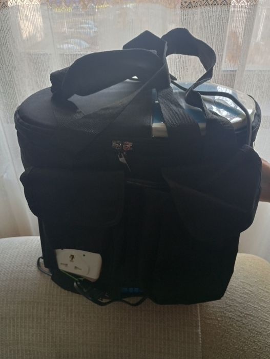 Vand aparat respirator portabil cu batterie reincarcabila  marca Oxyge