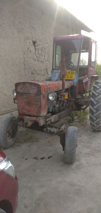 T28 traktor sotiladi
