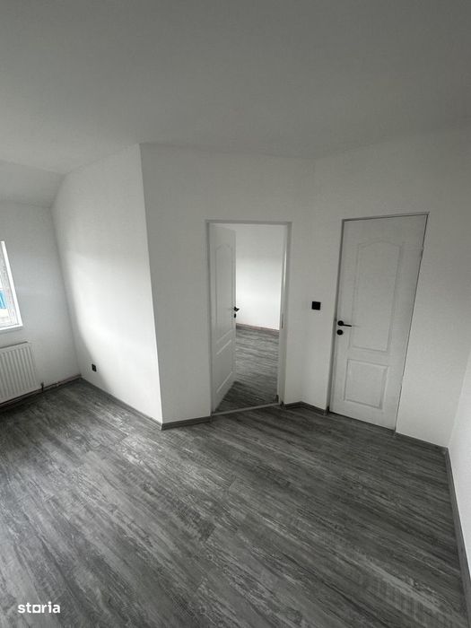 Apartament cu 3 camere de vanzare, 48 mp, Dealul Florilor