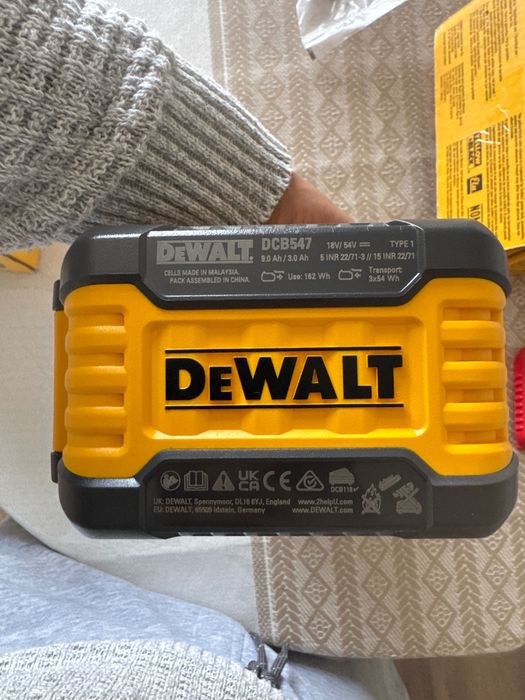 Винтоверт Dewalt DCF 860
