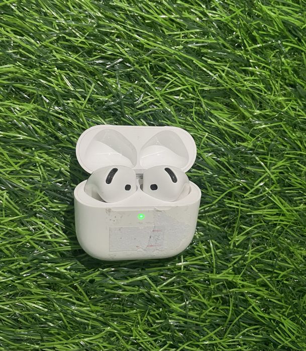 Apple AirPods 4