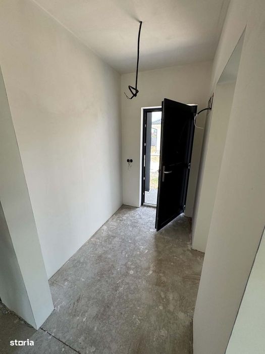 Case noi 3 camere + living , 3.7 ari teren , intrare Odoreu
