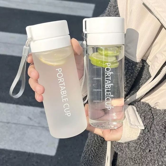 Спортивный стакан для воды