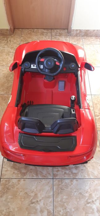 Vând mașină electrică de copii