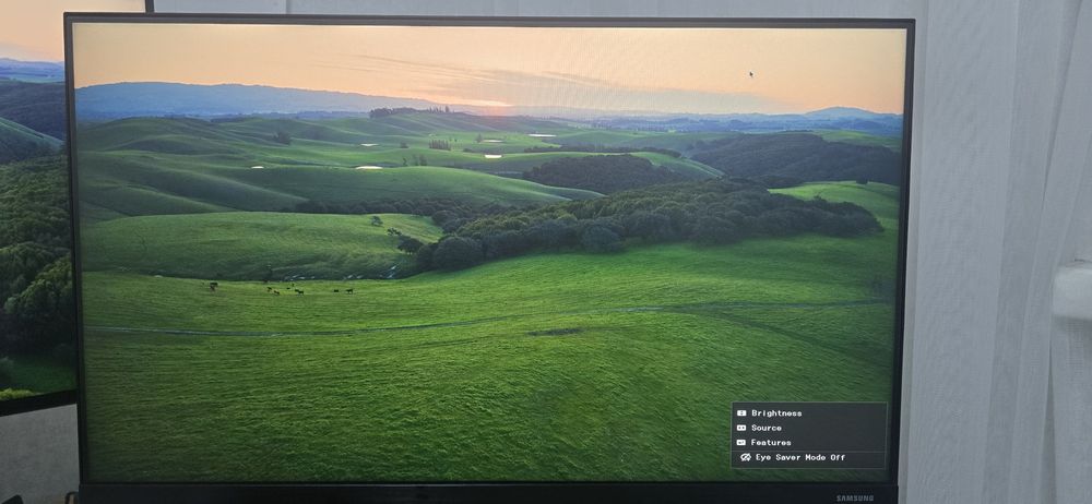 Монитор 24" Samsung LF24T350FHIXCI