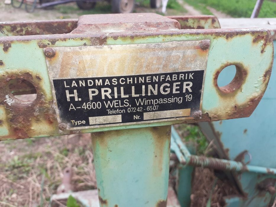 De vânzare semănătoare.