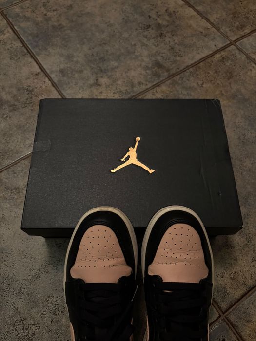 Jordan 1 Low Crimson Tint