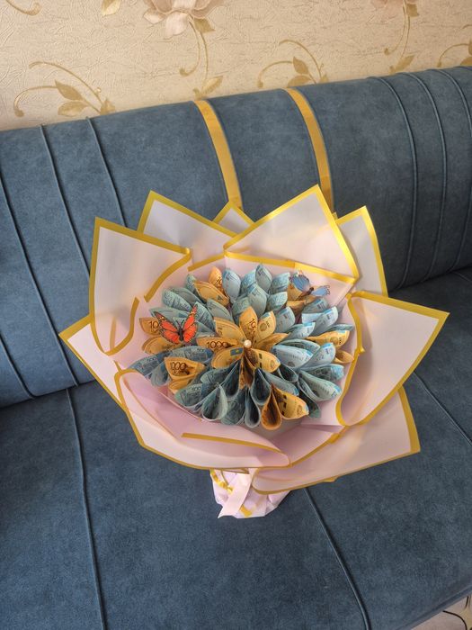 Цветы с деньгами