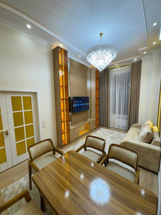 Vegas Tower 4 комнатная новый ЕВРО ремонт, Потолки 4 метра